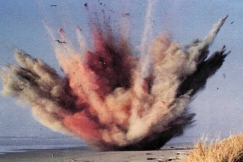 Cuando un pueblo se encontró una ballena muerta en sus playas decidió dinamitarla. 55 años después siguen celebrándolo