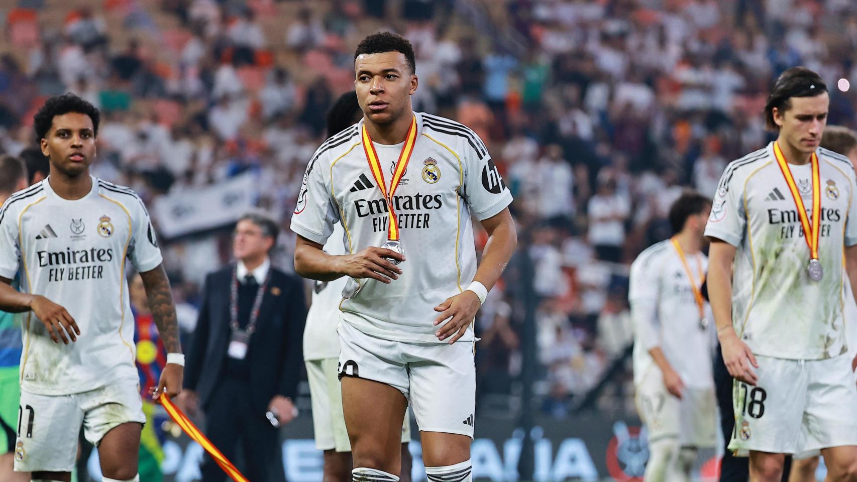 Qué falló en el Madrid de Xabi: 370 pases menos que el Barça, un oasis llamado Vinicius y el martirio de las lesiones