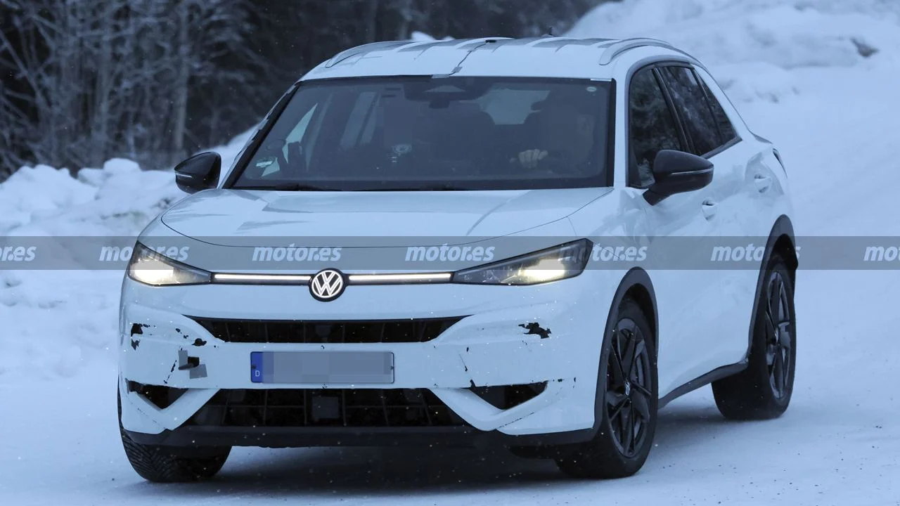 El nuevo Volkswagen T-Roc R 2027 se deja ver casi sin camuflaje, un SUV deportivo que sigue apostando por la gasolina