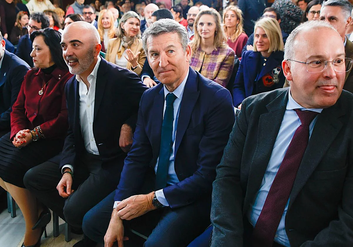 Feijóo condiciona en Barcelona la financiación autonómica al problema de la vivienda