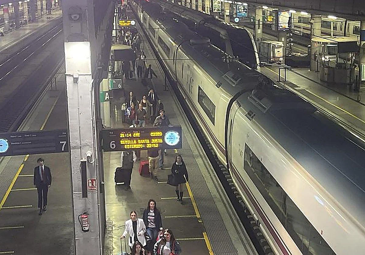 State railway operator Renfe takes advantage of Ouigo's cancellations and launches extra trains to Andalucía for seven euros