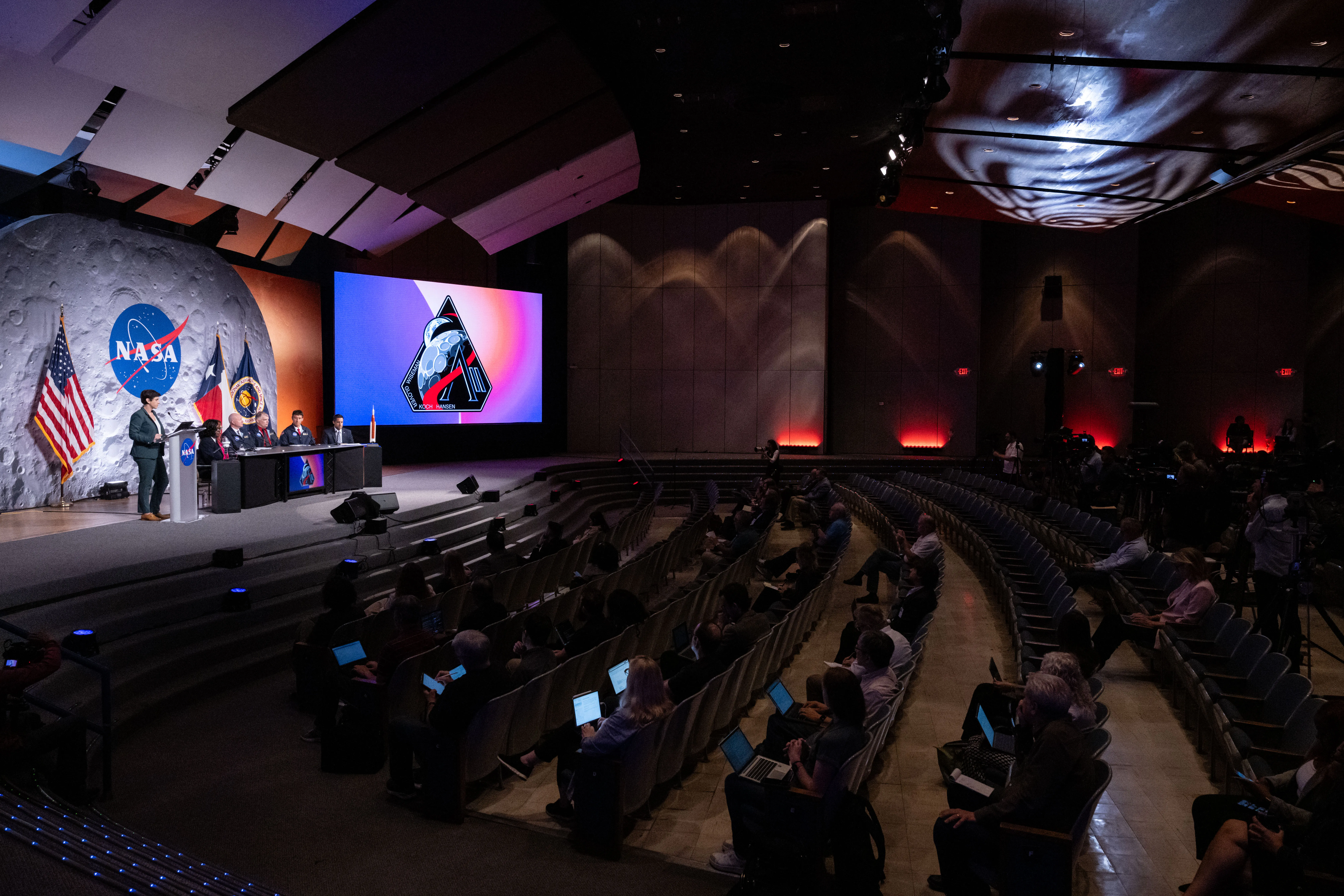 NASA Invites Media to Cover Artemis Mission from Johnson Space Center