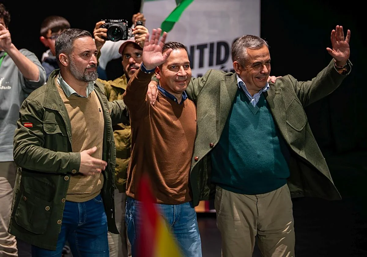 Vox apunta a competencias en campo, industria y seguridad para pactar con el PP en Extremadura