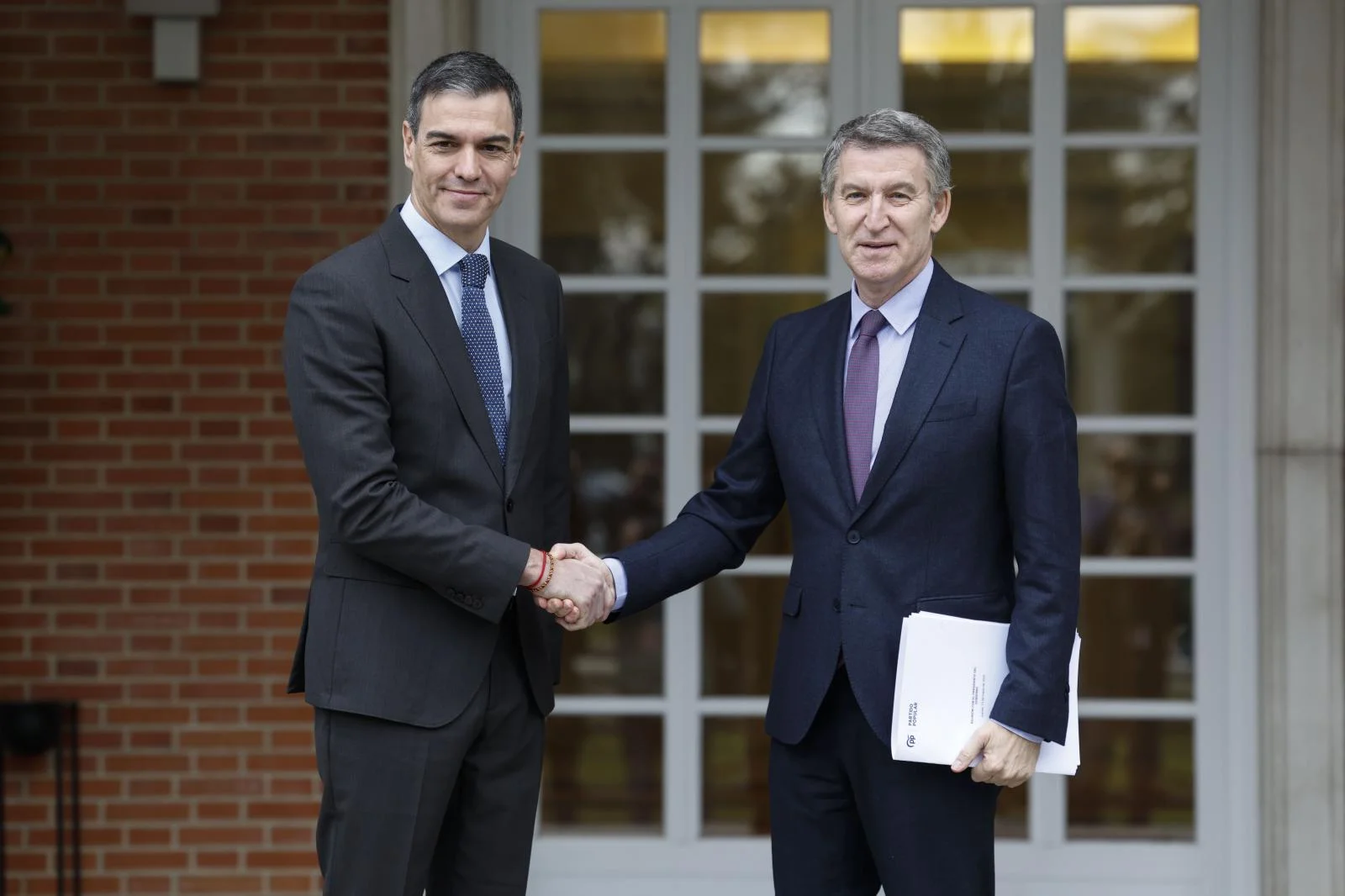 La política exterior fuerza la primera reunión entre Sánchez y Feijóo en diez meses