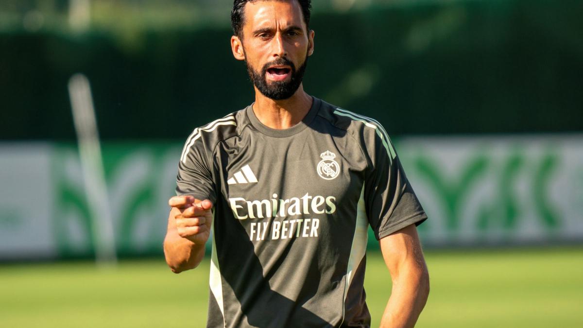 Arbeloa, el entrenador que une táctica y personas: "La gestión humana es clave para que las ideas funcionen"