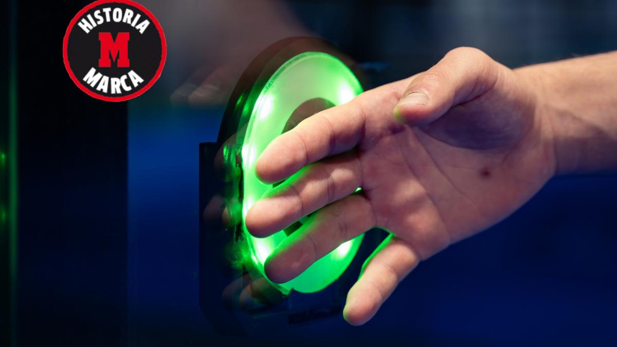 Dos jóvenes españoles y el invento que puede cambiar los clubes de pádel para siempre