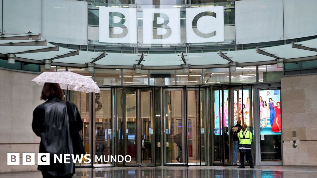 La BBC busca que se desestime la demanda de Trump de US$5.000 millones contra la corporación