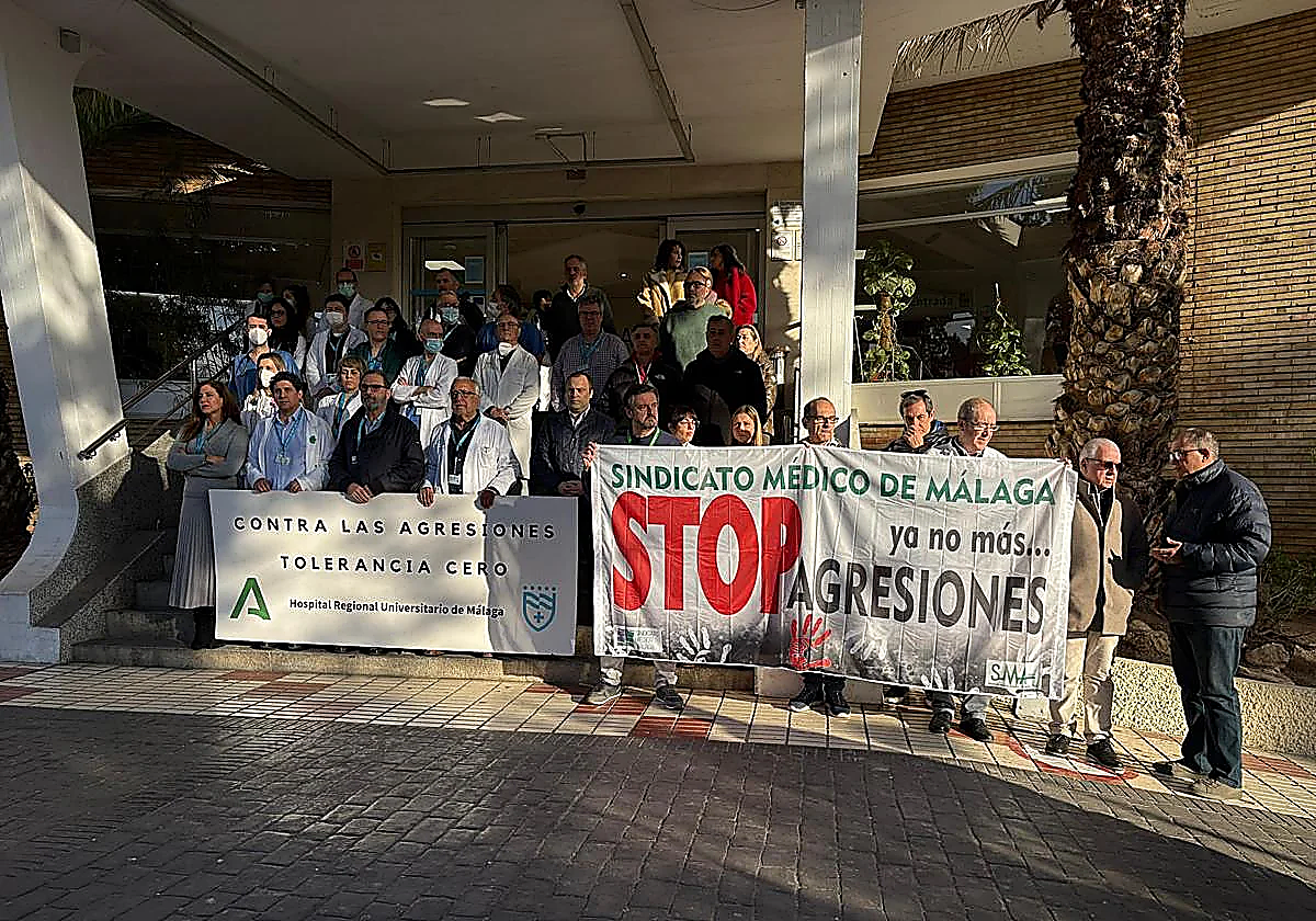 Patient punches doctor in Malaga's Hospital Regional