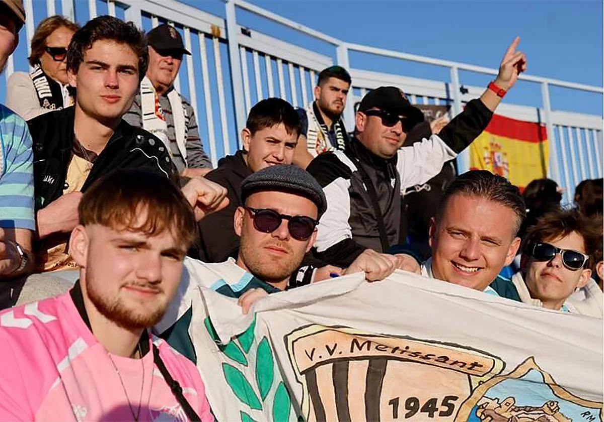 El Melissant de Países Bajos, el club que salta al césped con el himno del Málaga