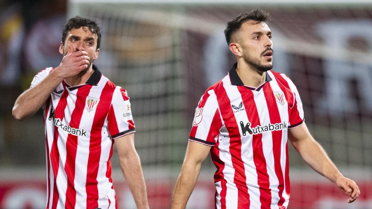 Paredes recibirá dos partidos de sanción tras su expulsión en León