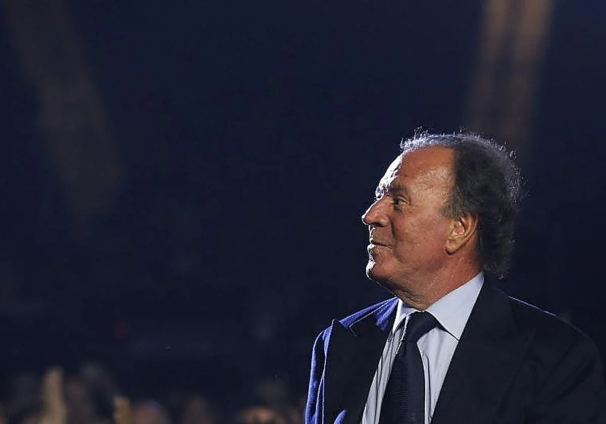 Julio Iglesias under investigation in Spain for sexual offences and human trafficking overseas