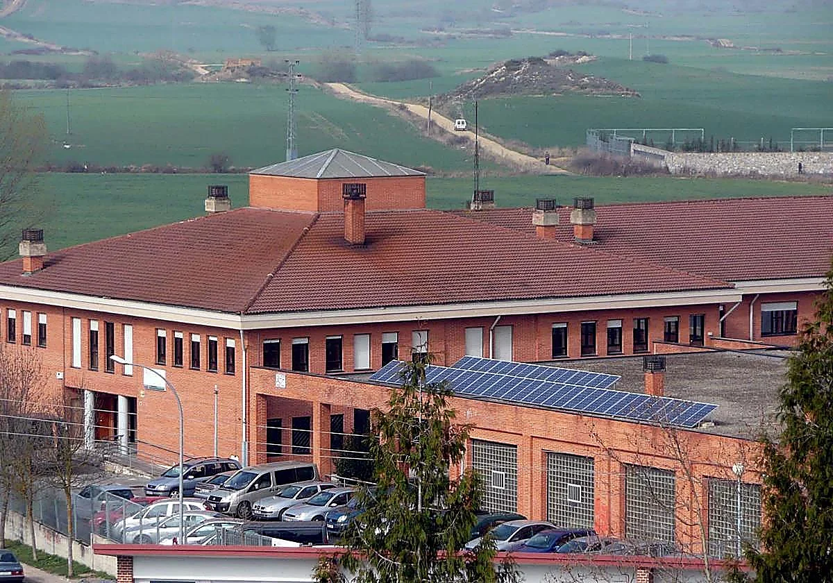 Detienen por «terrorismo yihadista» a un menor armado con cuchillos junto a su instituto en Álava