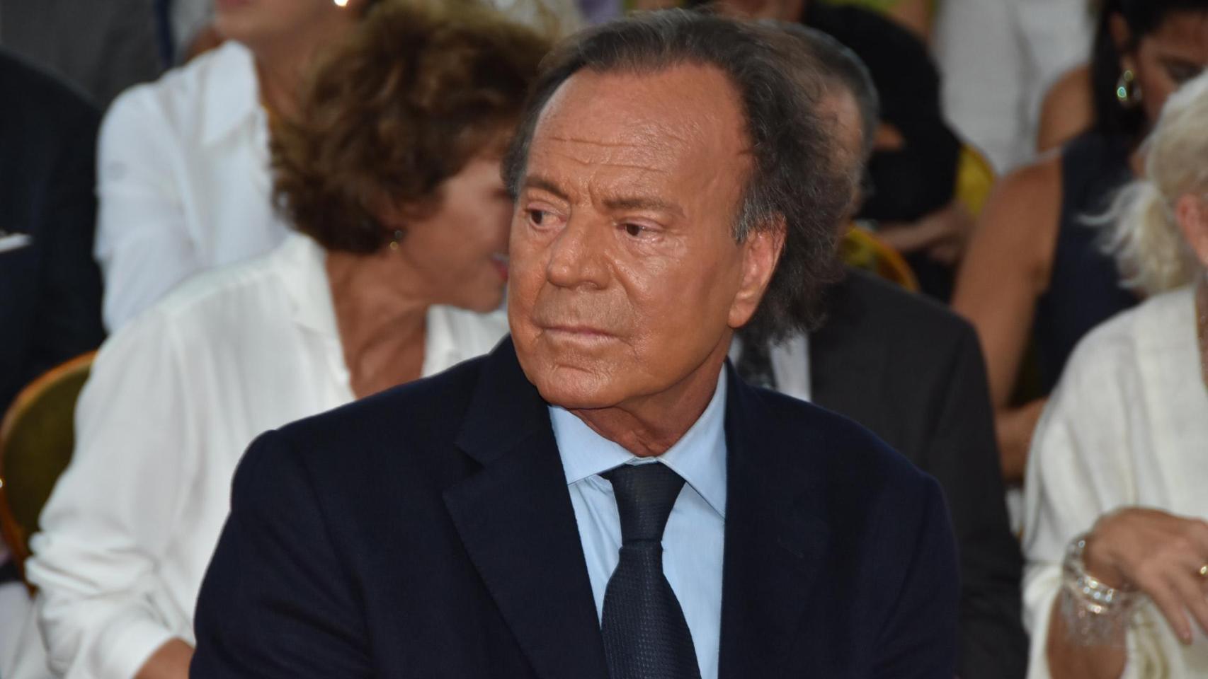 La Fiscalía otorga a las denunciantes de Julio Iglesias el estatus de testigos protegidas y las cita a declarar