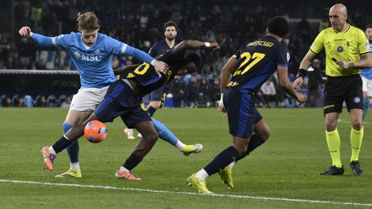 Al Nápoles se le pone el Scudetto 'Cuesta' arriba