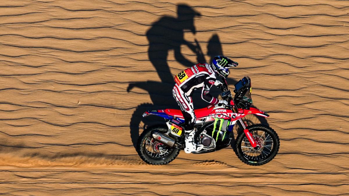 Tosha Schareina asalta el podio en el peor día de Sanders