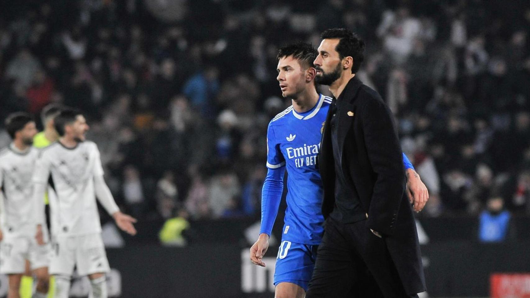 El Real Madrid toca fondo: un desastre que pone aún más en evidencia al vestuario y también 'salpica' a Arbeloa