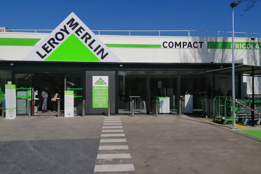 Leroy Merlin vende por 30 euros la baliza V16 que se conecta a su propia app para avisar a emergencias y al seguro