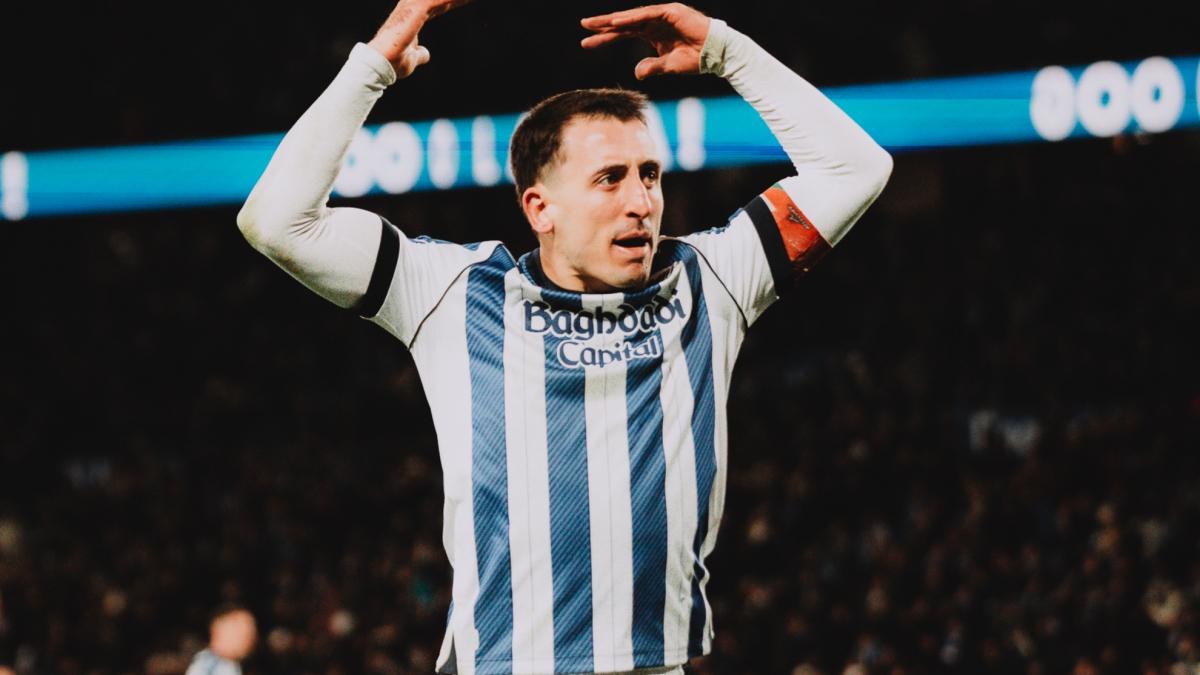 Oyarzabal llega al once histórico de la Real