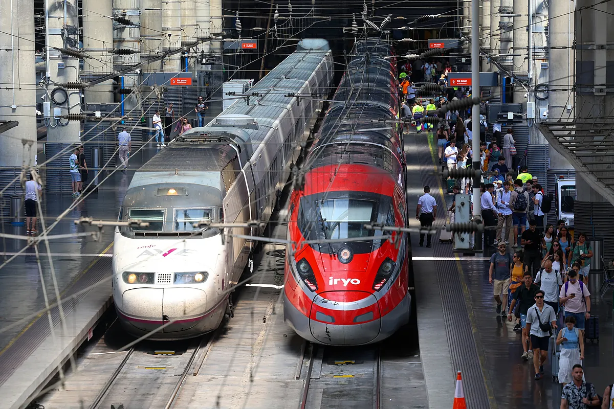 La estación de Atocha sufre retrasos de más de una hora por un tren que bloquea las vías