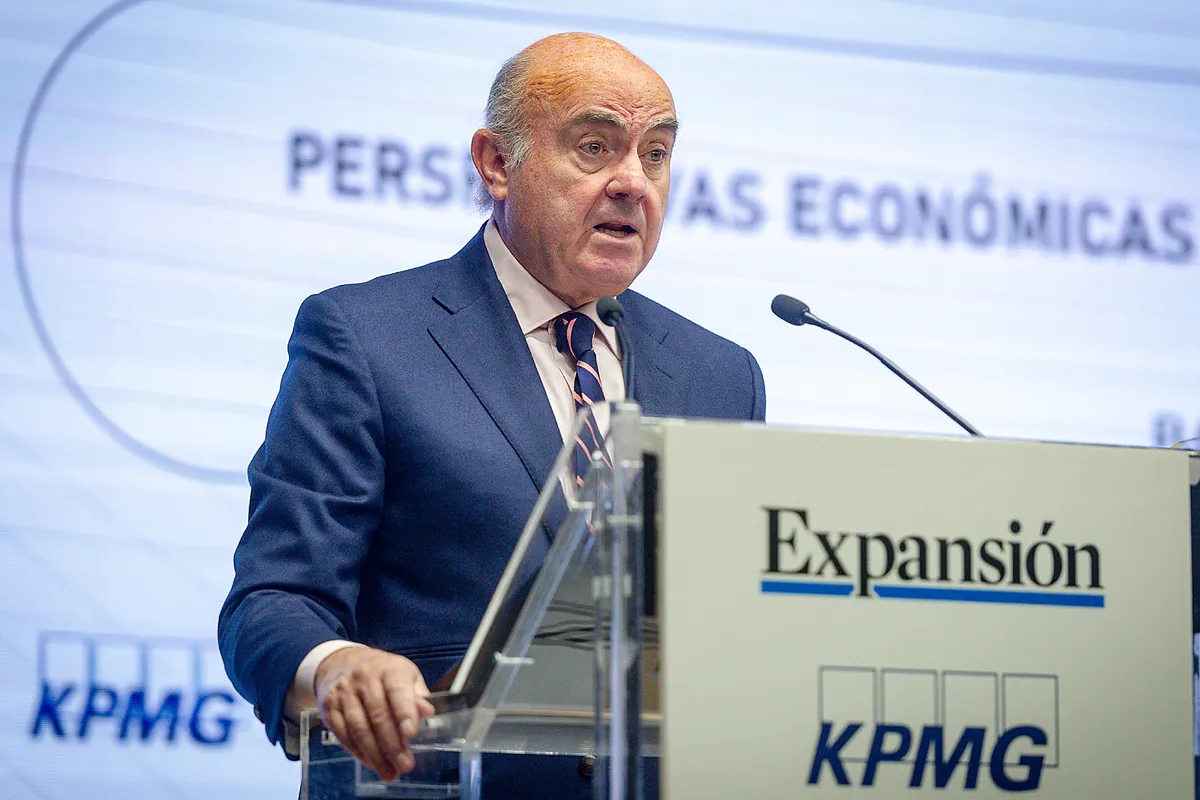 El Parlamento Europeo quiere a Centeno o a Kazaks como sustitutos de Guindos en el BCE