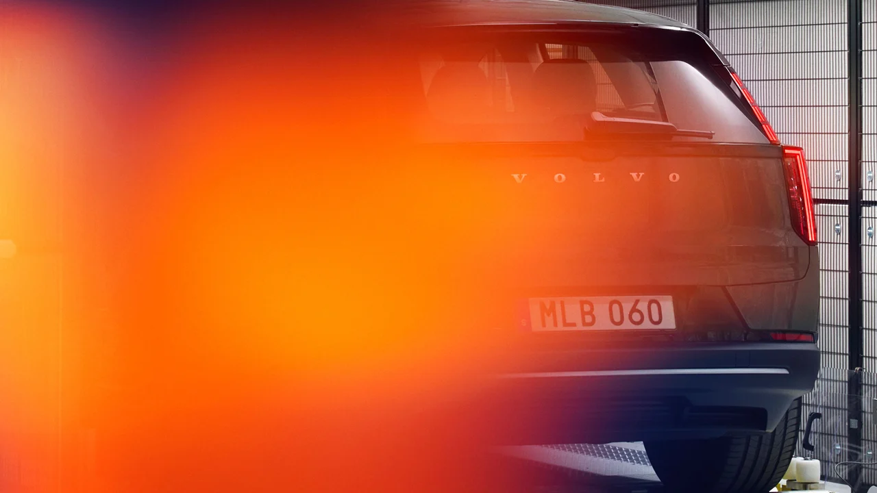 El Volvo EX60 da un paso más y se confirma como el primer eléctrico de la marca definido por software