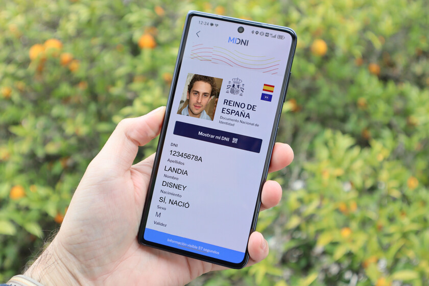 Llevar el DNI en el móvil es muy fácil. Solo tienes que aprovechar tu próxima visita a la comisaría