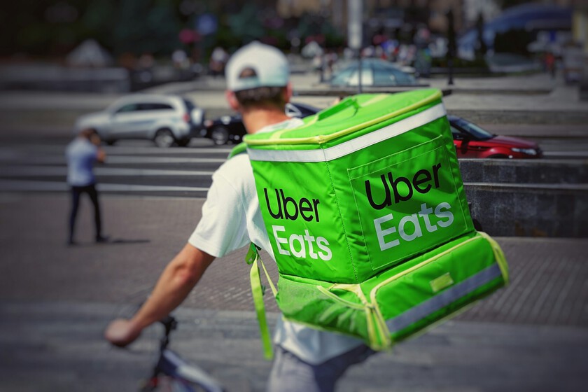 El último gran resistente ha caído: Uber Eats abandona a los riders autónomos tras el pulso con Trabajo