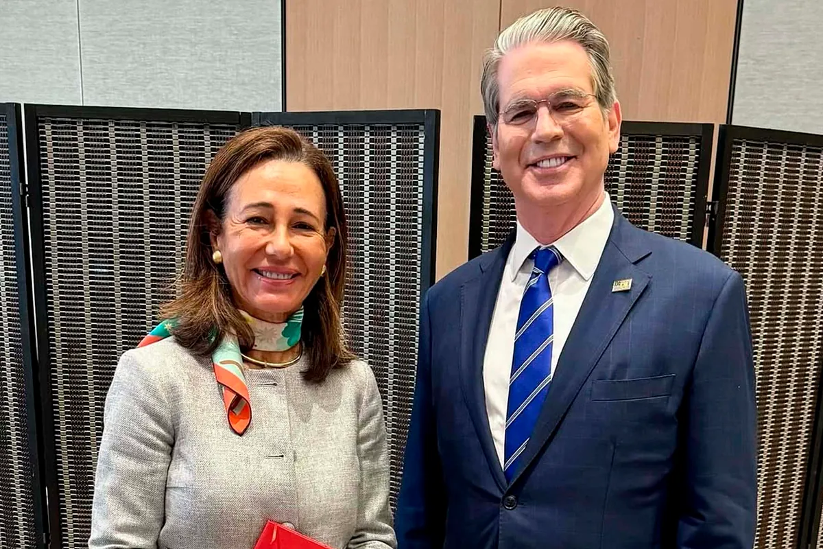 El secretario del Tesoro de EEUU alaba a Santander por cortar el crédito a Gunvor