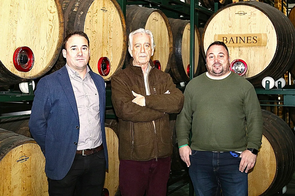 Licores Baines, la familia que mantiene viva la elaboración artesanal del pacharán