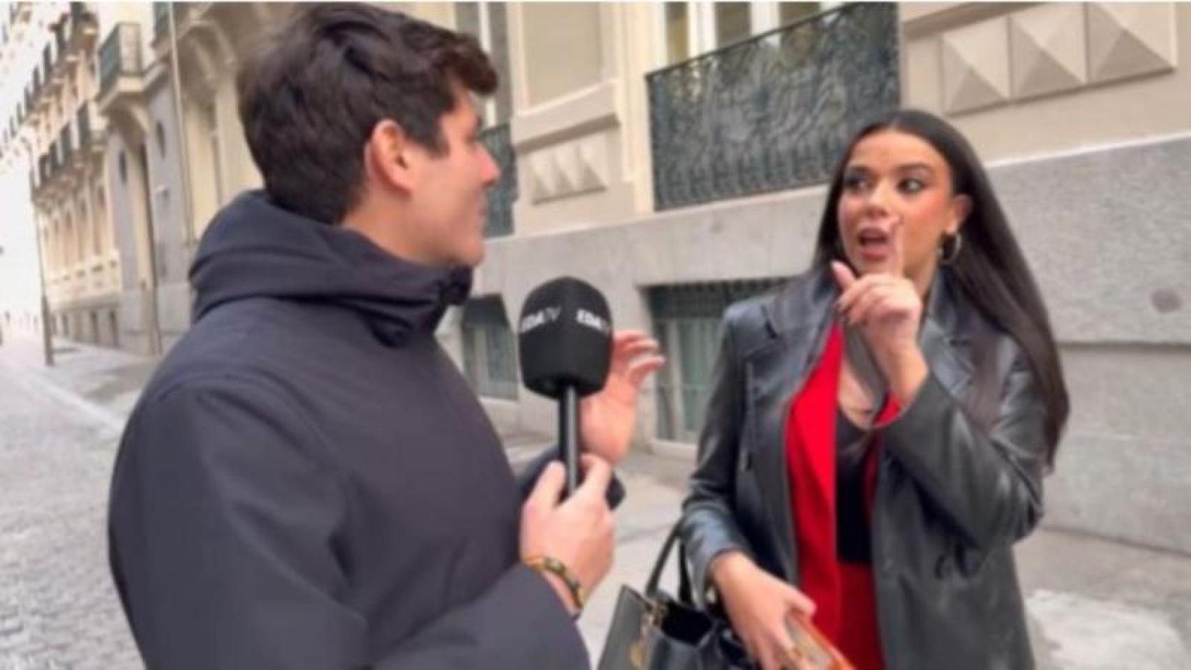 La periodista Sarah Santaolalla denuncia a Vito Quiles por perseguirla en taxi hasta su casa desde los estudios de RTVE