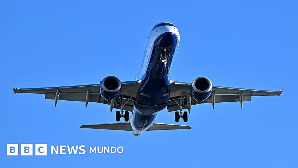 La agencia de aviación de EE.UU. alerta a las aerolíneas de "riesgos potenciales" en varios puntos de América Latina debido a actividad militar