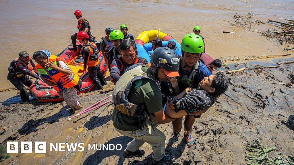 Mueren más de 700 personas tras las devastadoras inundaciones registradas en Indonesia