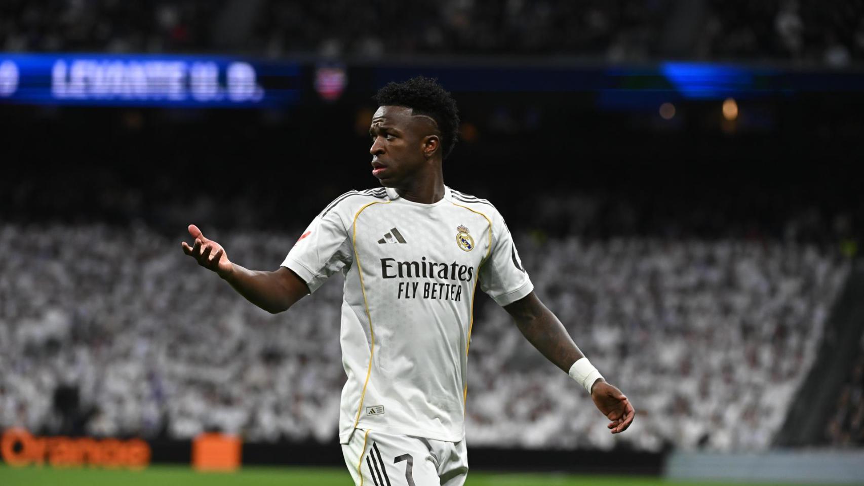 Pitada del Bernabéu al Real Madrid: Vinicius, Bellingham y Valverde, los peores parados de una bronca monumental
