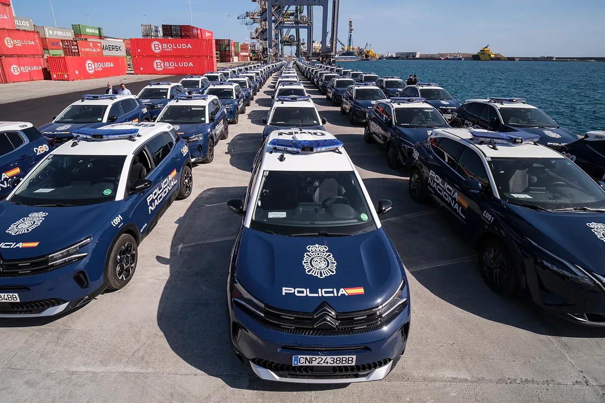 Santander se hace con el rénting de 570 coches de la Policía Nacional