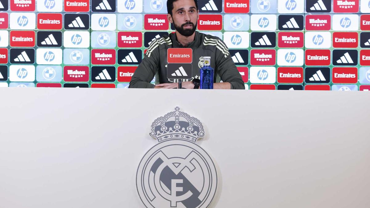 "A Arbeloa no le engañan pero a los socios sí"