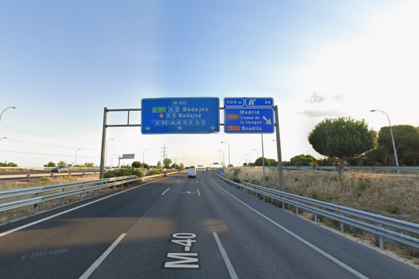 En España estamos acostumbrados a que las señales de las autovías y autopistas sean azules. En otros países no