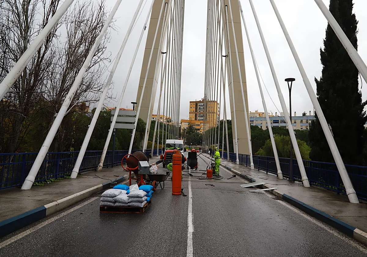 Marbella mejora la seguridad del puente Cristo del Amor con una actuación ejecutada en menos de 48 horas