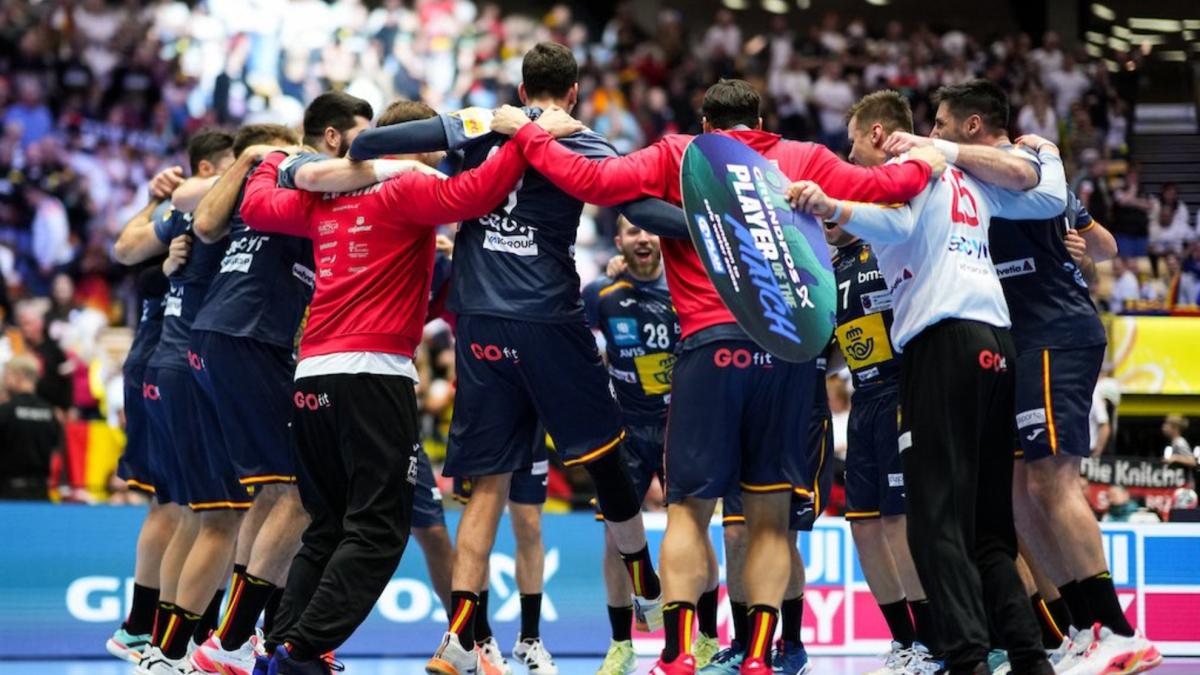 Los 'Hispanos' dependen de sí mismos para pasar de fase en el Europeo