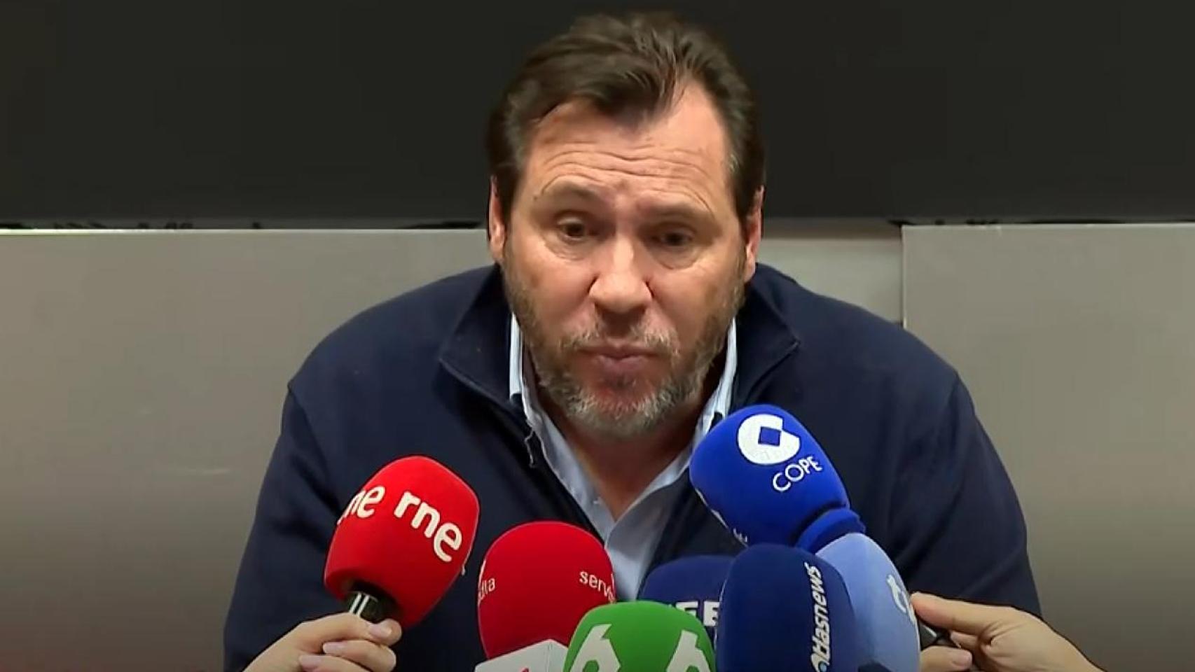 Óscar Puente: "Es un accidente muy extraño, con un tren nuevo, en una recta y en una vía que terminó de renovarse en mayo"