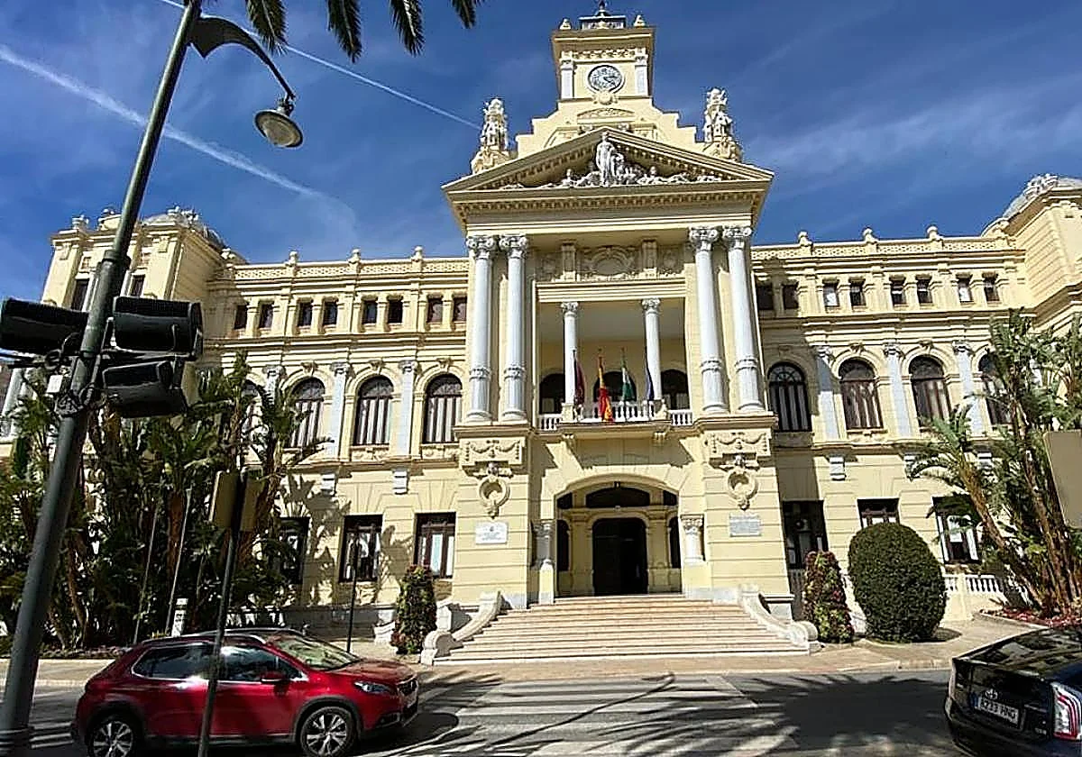 Málaga suspende la actividad institucional en señal de duelo y convoca tres minutos de silencio