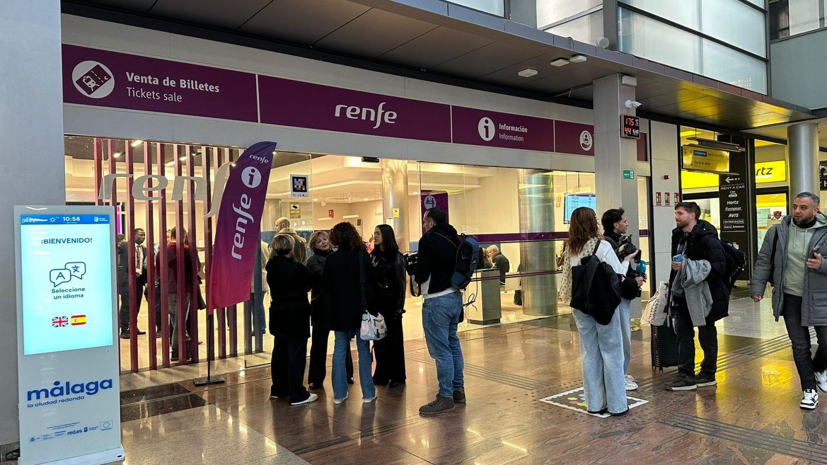 Se dispara el precio del avión entre Málaga y Madrid ante la falta de trenes y en pleno Fitur: más de 800 euros por persona