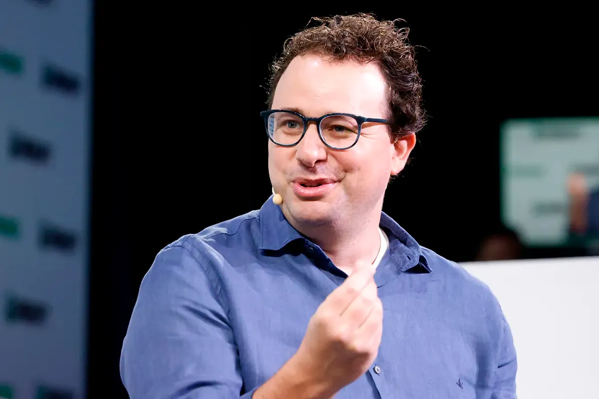 Anthropic prepara su OPV y compite con OpenAI para salir a Bolsa