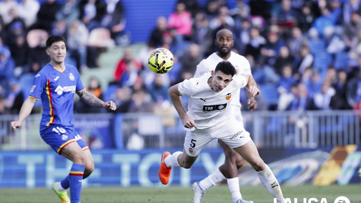 El Valencia descarta una lesión grave de Tárrega: dos o tres semanas de baja