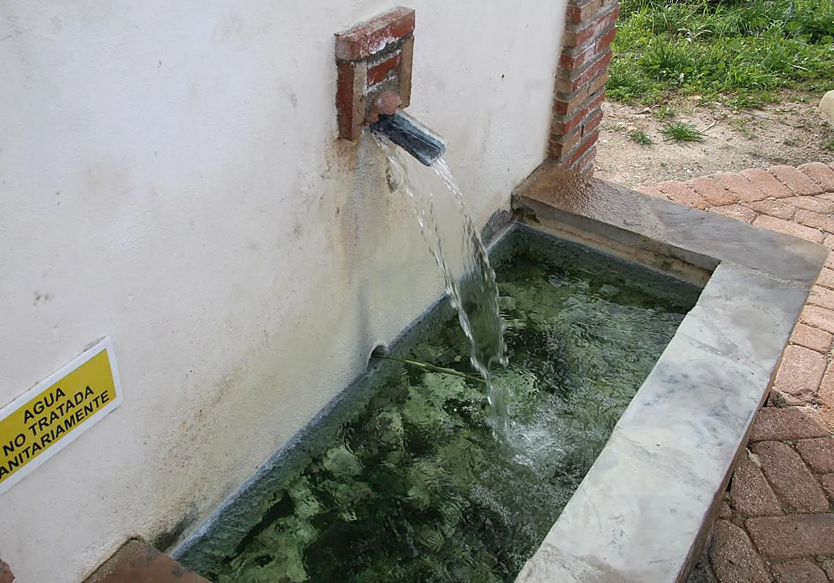 El manantial de aguas sulfurosas que es similar al de Carratraca