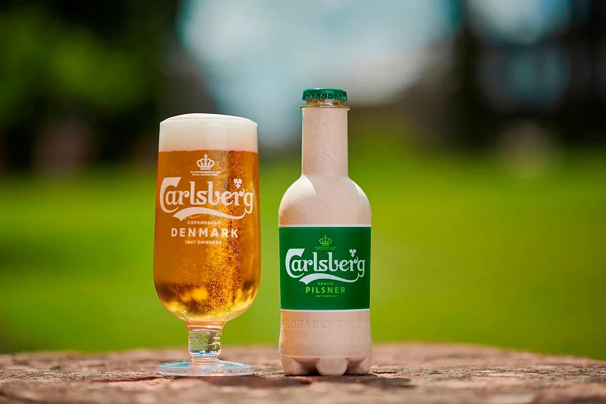 Las marcas de cerveza de Carlsberg caen a menos de la mitad por primera vez