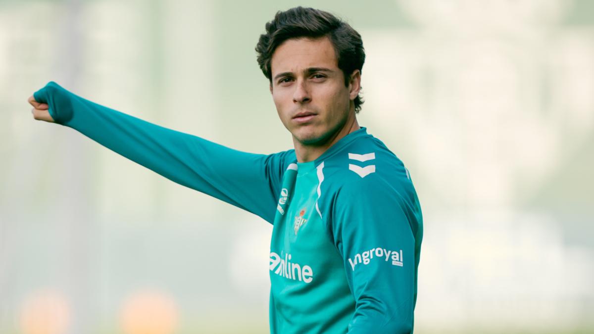 Rodrigo Riquelme sufre una lesión en el aductor izquierdo