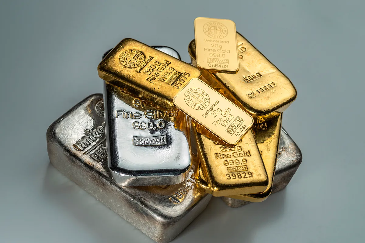 El oro y la plata vuelan hacia los 5.000 y los 100 dólares la onza