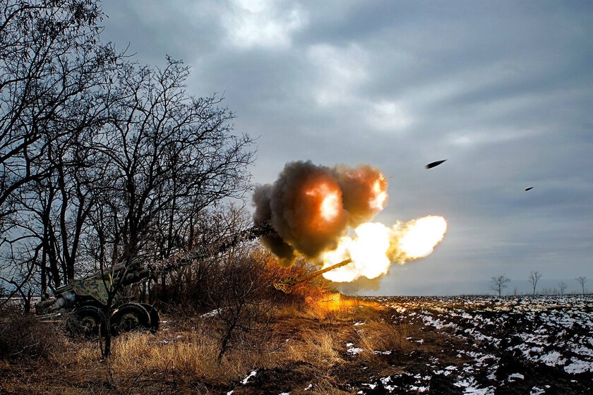 “¿Qué narices es eso?” La guerra en Ucrania ha entrado en su fase más demencial: drones convertidos en Uber de robots de combate