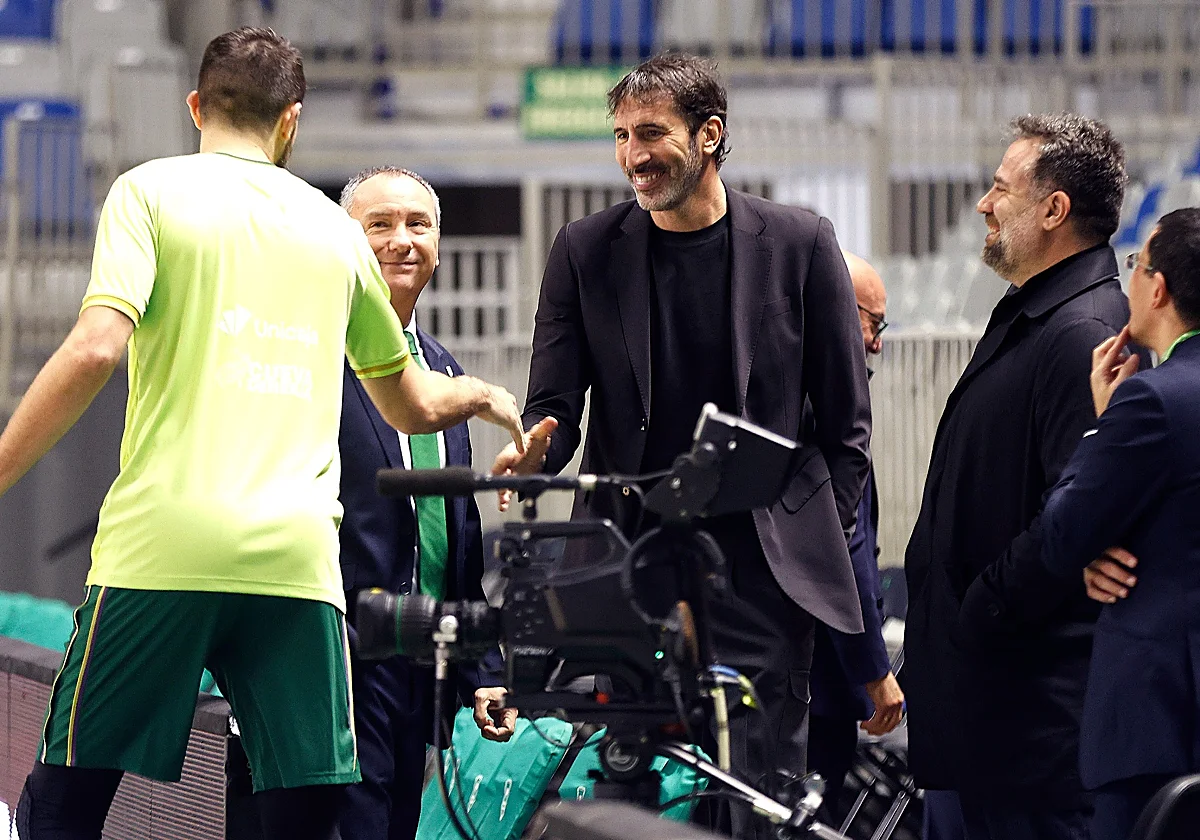 Mumbrú, seleccionador alemán, presente en el Unicaja-Wurzburgo