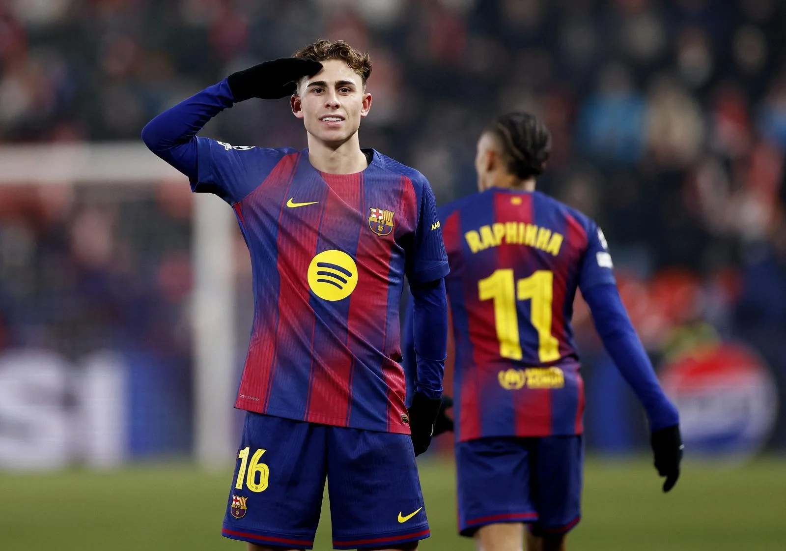 El Barça entra en calor a tiempo en Praga